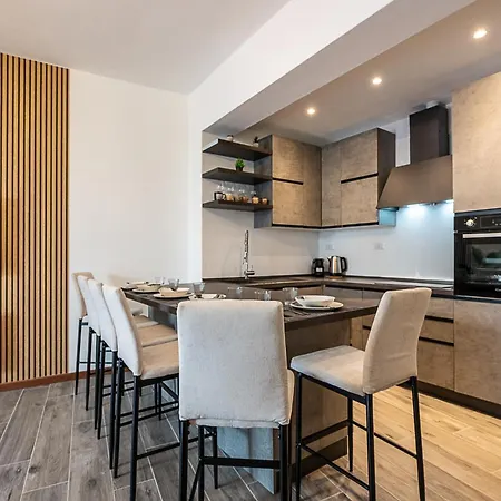 New Duplex With View, 2 Terraces Appartement