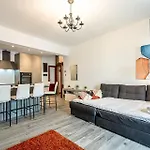 New Duplex With View, 2 Terraces Апартаменты *
