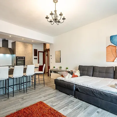 New Duplex With View, 2 Terraces Appartement *